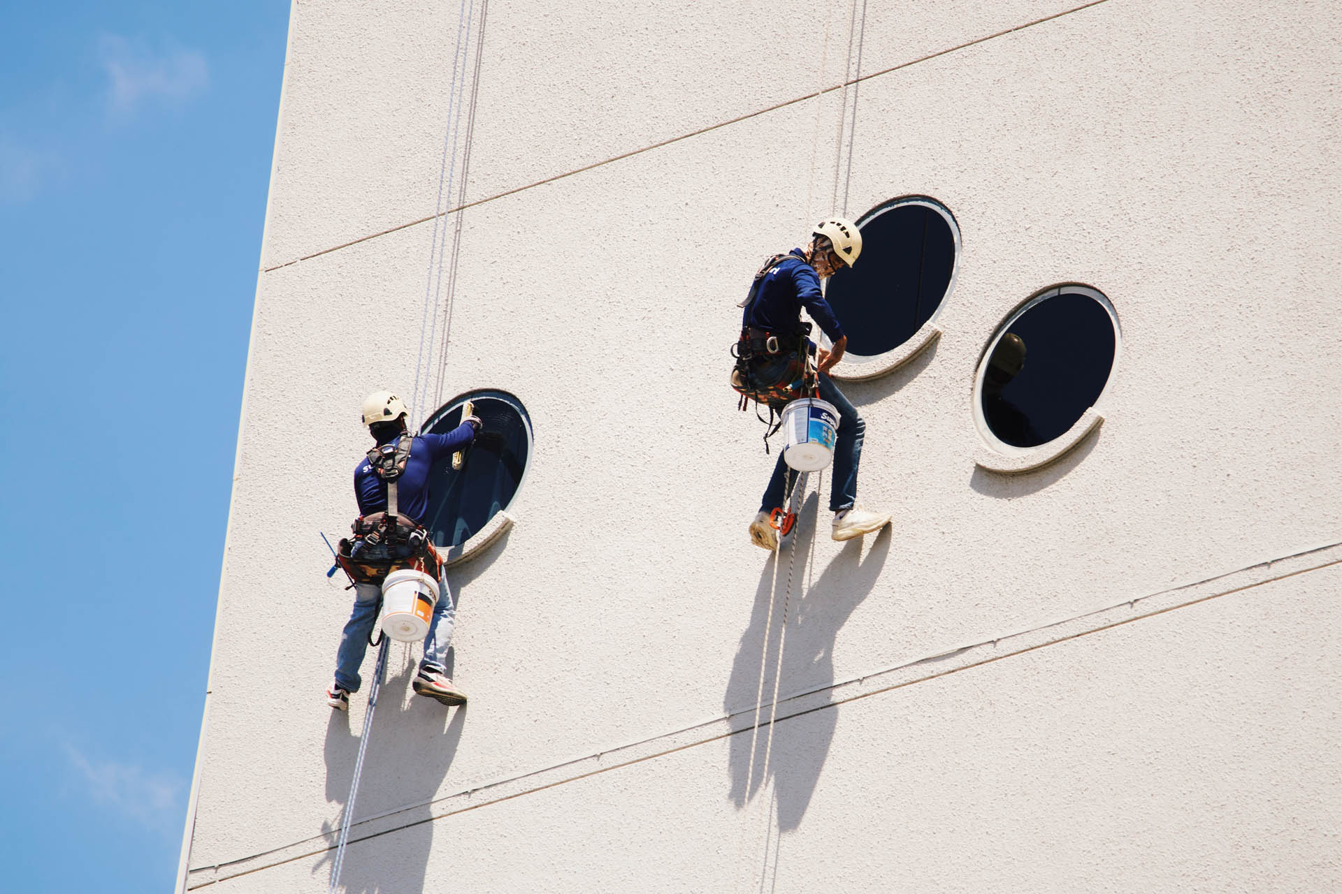 High Rise Window Cleaning in Phnom Penh: What Businesses Should Know